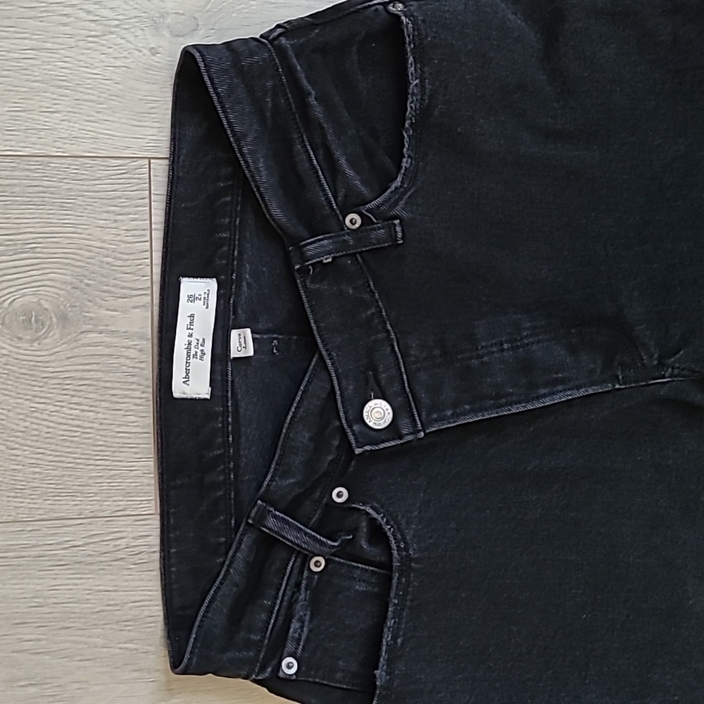 A&F Crossover Curve Love Dad Jeans - short inseam
